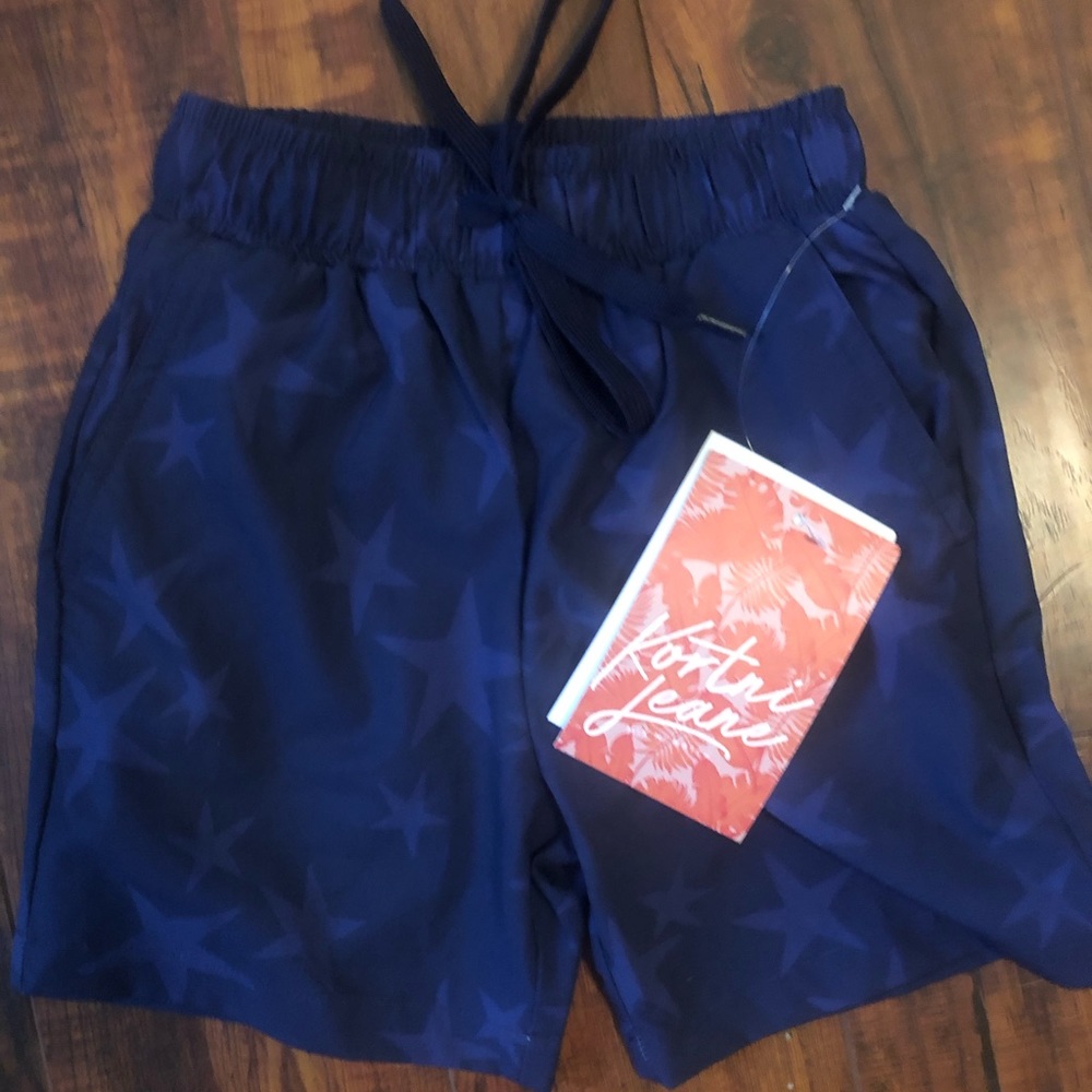 NWT 3T Kortni jeane